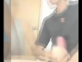 Amigo le come el pollon otra vez a su colega